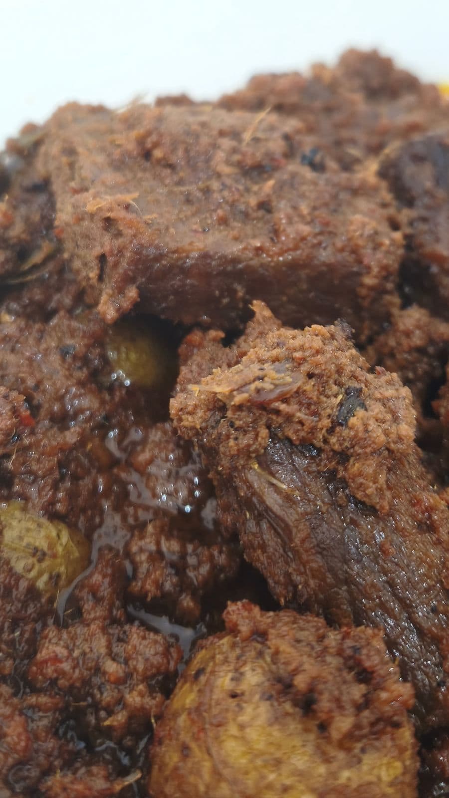 Rendang Marapi Guys, close-up potongan daging dan kentang